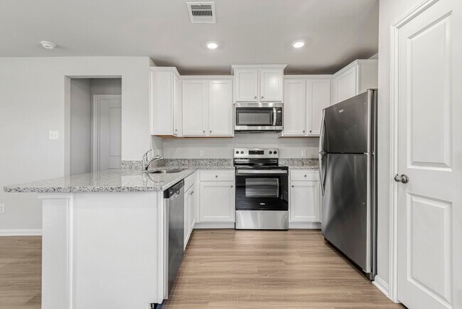 Building Photo - 6425 Winter Elm St