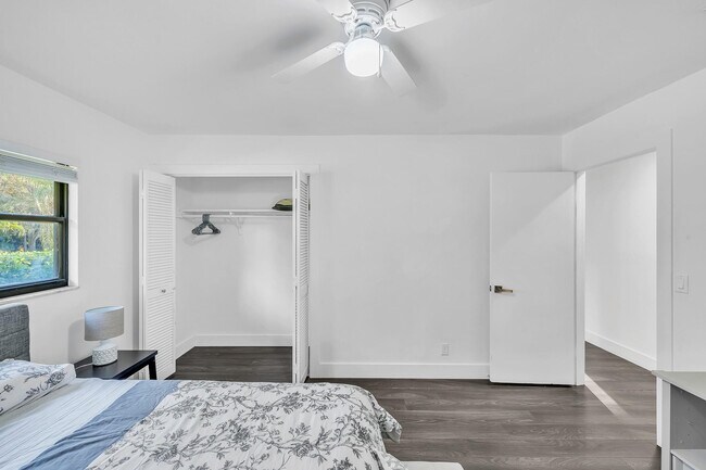 Building Photo - 10962 57th Pl S