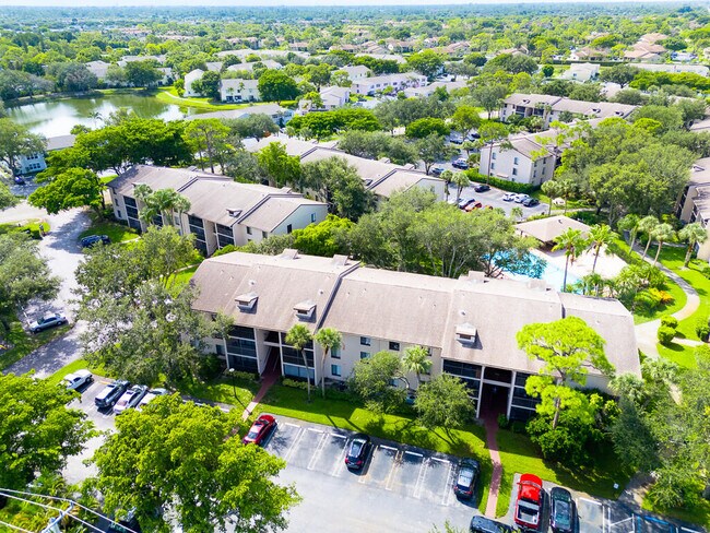Building Photo - 202 Foxtail Dr