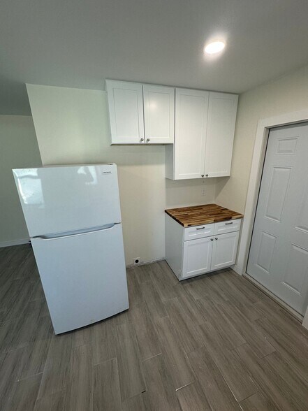 Building Photo - 602 Cedar Pl