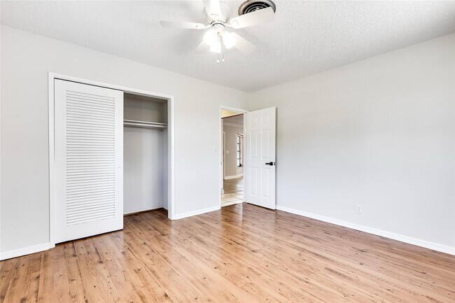 Building Photo - 3460 NE 28th Ave