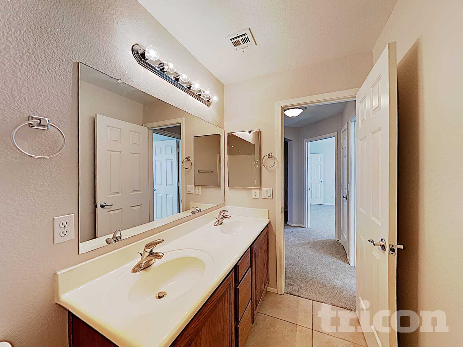 Building Photo - 45654 W Meadows Ln