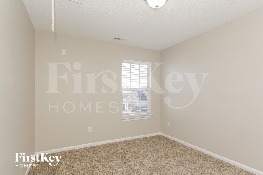 Building Photo - 441 1st Turn Ct SW