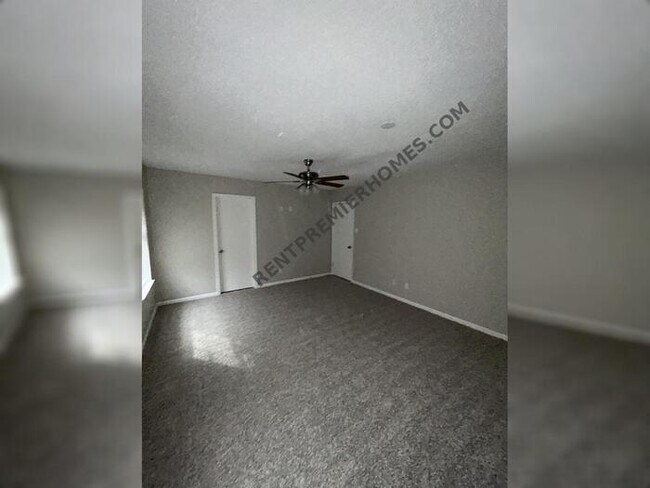 Building Photo - 100 Hampton Cove