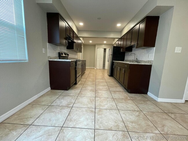 Building Photo - 2886 Harson Way