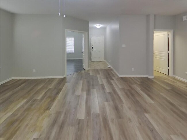 Building Photo - 6103 Coleus St
