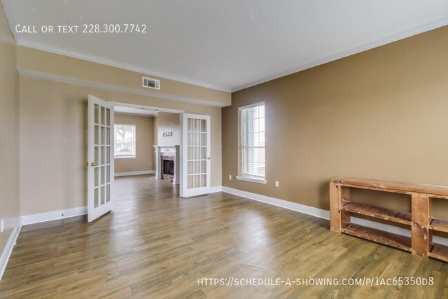 Building Photo - 2073 Stone Bridge Dr