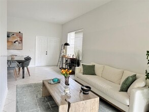 Building Photo - 1074 Bluewood Terrace