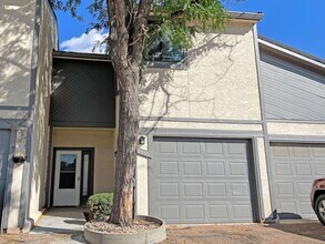 Building Photo - 2-Bedroom Townhome w/ Garage in Northeast Colo Springs