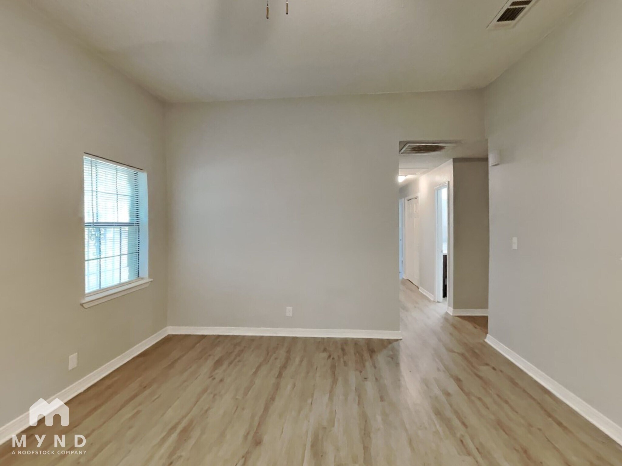 Building Photo - 1729 E Red Bird Ln