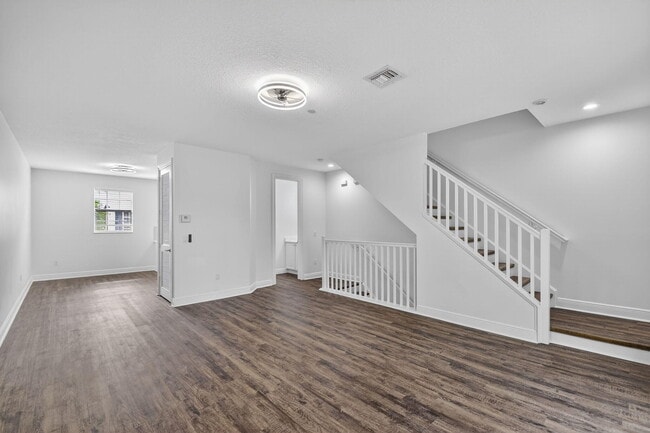 Building Photo - 2502 N Dixie Hwy