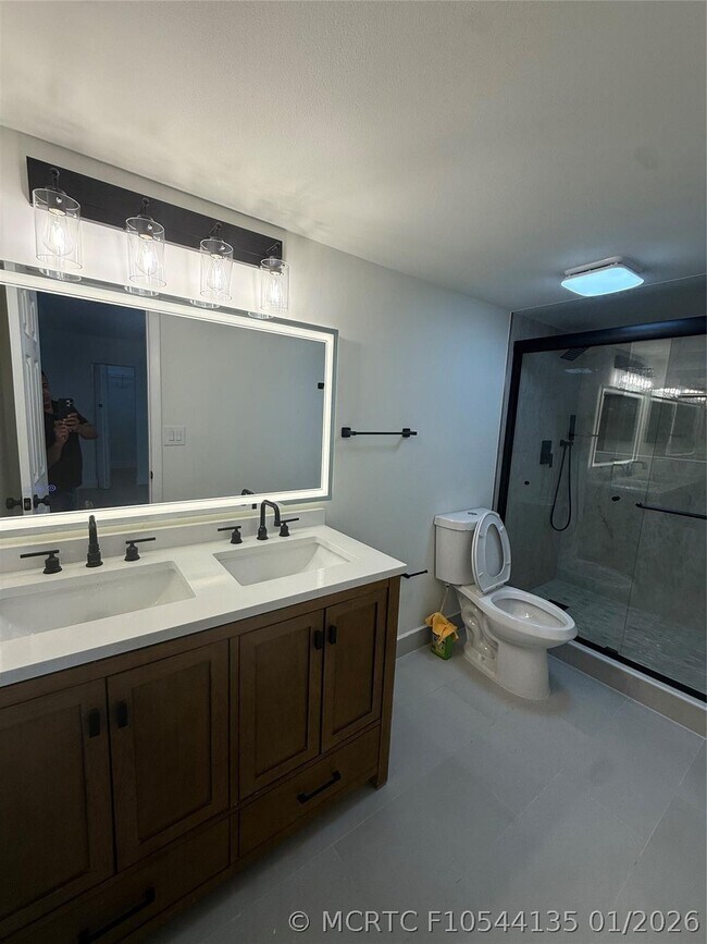 Building Photo - 2075 Coral Ridge Dr
