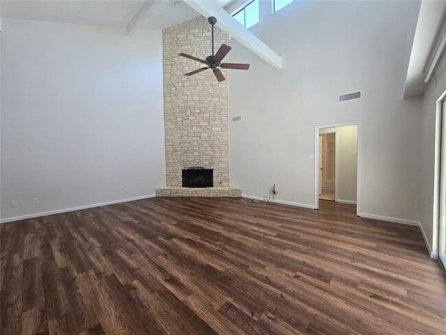 Building Photo - 3000 Maywood Cir
