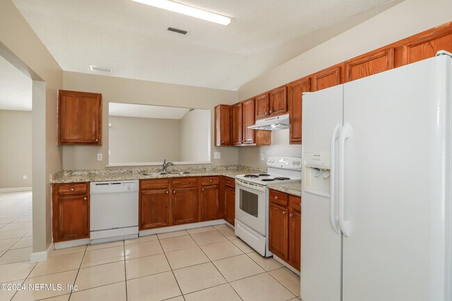 Building Photo - 1597 Twin Oak Dr W