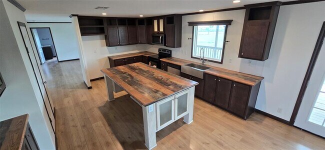 Building Photo - 148 Sunview Dr
