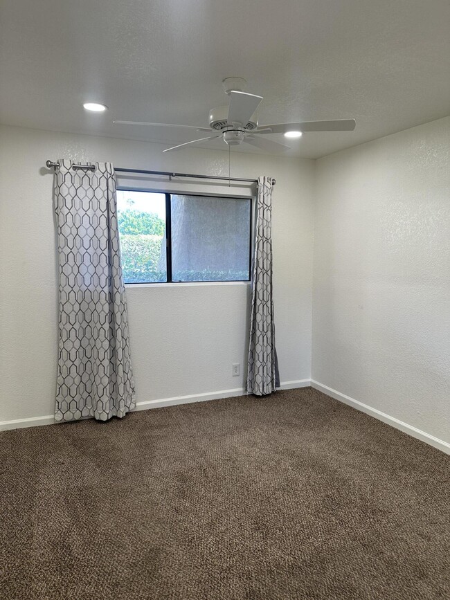 Building Photo - 2820 N Arcadia Ct