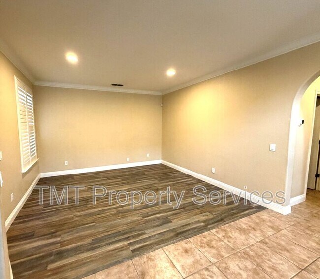 Building Photo - 6832 Salvaterra Cir