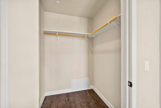 Building Photo - 342 Myrtle St