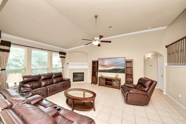 Building Photo - 28523 Pleasant Forest Dr