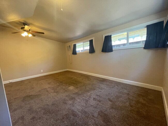 Building Photo - MASSIVE and Recently Renovated 3 Bed 2 Bath Home With Extra 1 Bed/Half Bath Bonus Cottage!