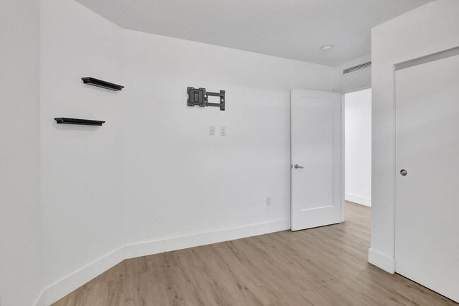 Building Photo - 4100 SW 64th Ave