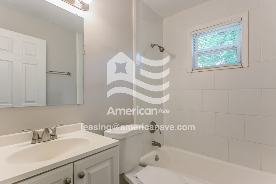 Building Photo - 937 Clearfield Dr