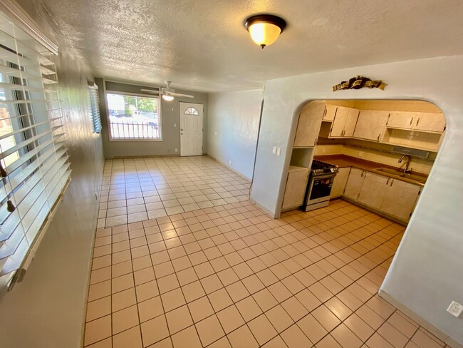 Building Photo - 3-Bedroom, 1.5 bath in Phoenix That’s read...