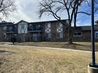 Building Photo - 9S110 Lake Dr