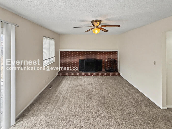 Building Photo - 4660 Anjelina Cir N