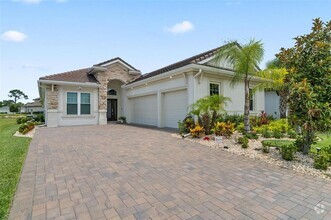 Building Photo - 128 Del Palma Dr
