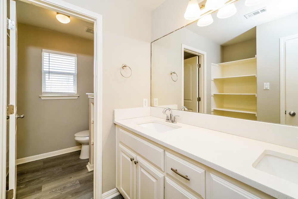 Building Photo - 909 Hot Spring Valley