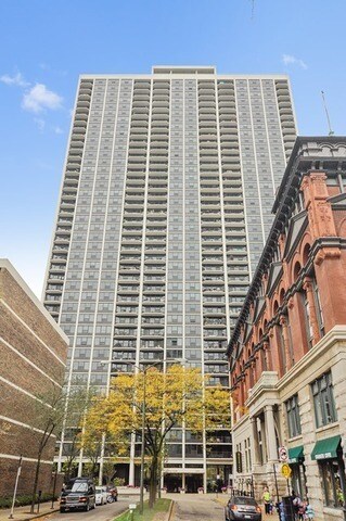 Primary Photo - 1560 N Sandburg Terrace