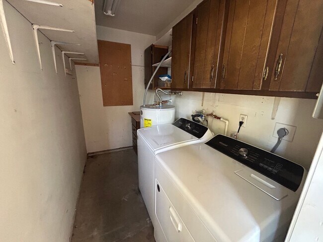 Building Photo - 4501 W Continental Dr