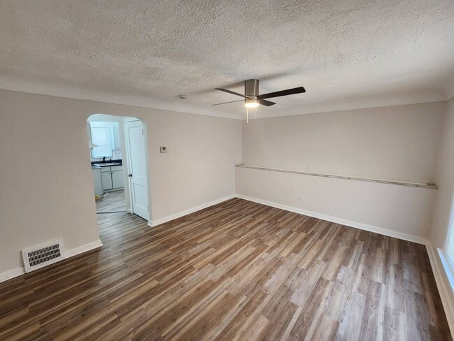 Building Photo - 2-Bedroom + Bonus Room Bungalow with Basement – Flexible Living Space