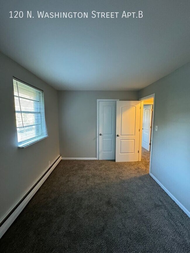 Building Photo - 120 N Washington St