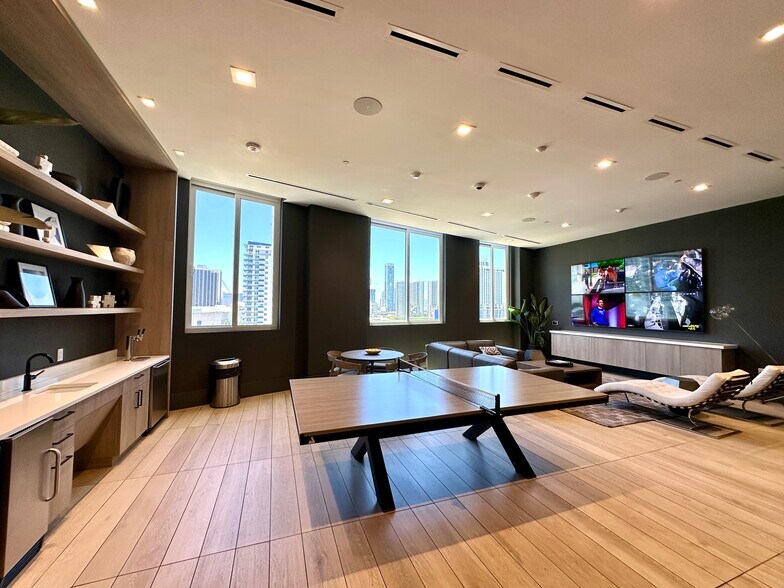 Building Photo - 234 NW 17th St