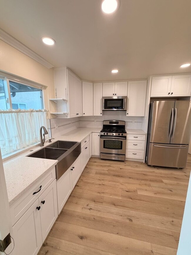 Building Photo - Remodeled 3 Bedroom Cerritos House For Rent with Central AC!