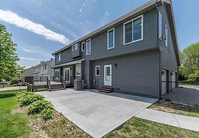 Building Photo - 1723 N 171st St