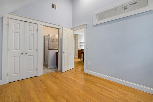 Building Photo - 699 Middle Street