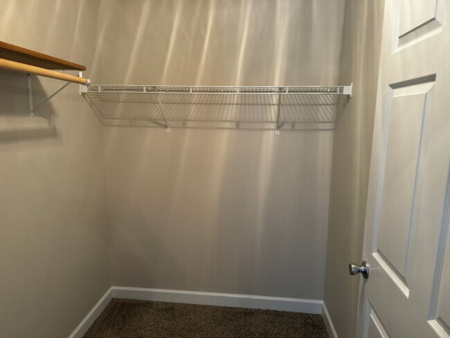 Building Photo - 2 Bedroom 2 Bath Condo