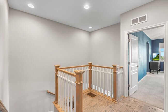 Building Photo - Modern Comfort Meets Mountain Convenience ...