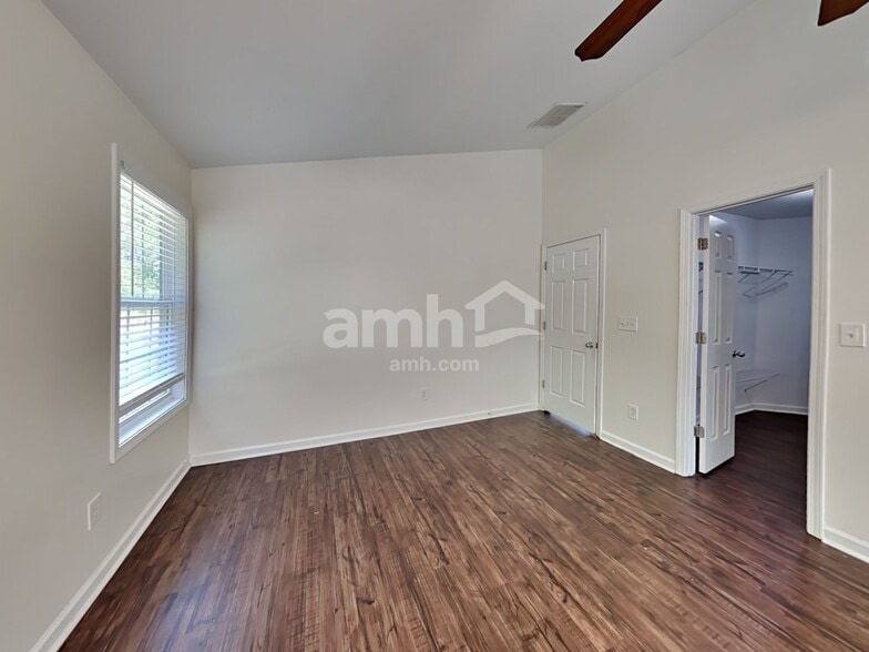 Building Photo - 3805 Hawk Tail Drive