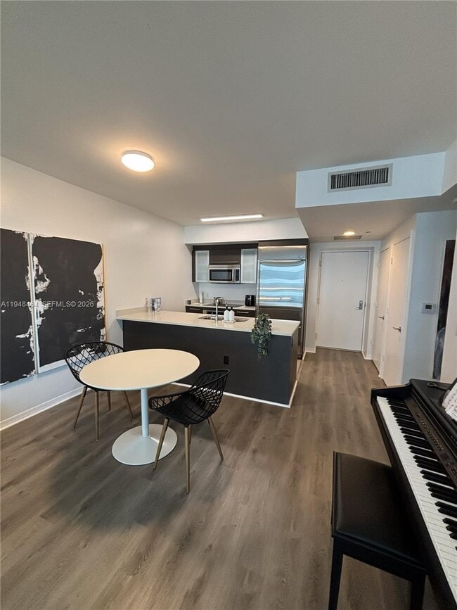 Building Photo - 500 Brickell Ave