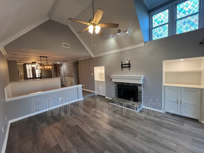 Building Photo - 9225 Ravenwing Dr