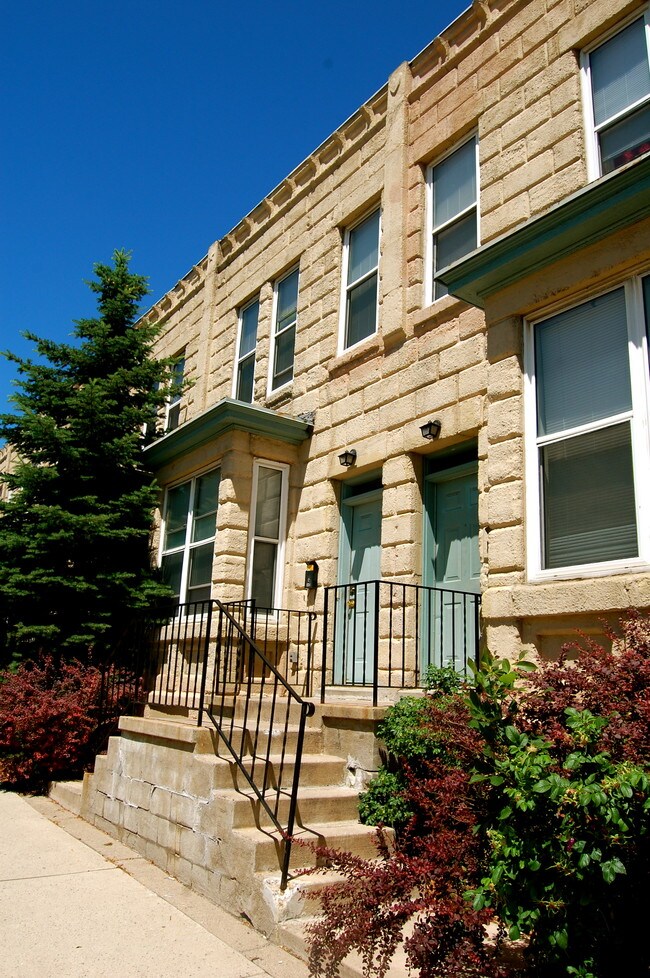 Castle Townhomes 300 26th Ave N Minneapolis MN 55411 Apartment Finder