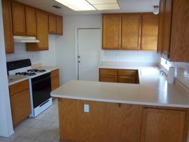 Building Photo - 3bd/2ba home for rent in Sacramento!