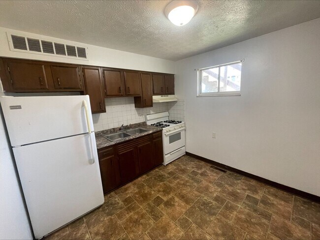 Building Photo - 3505 Elm St