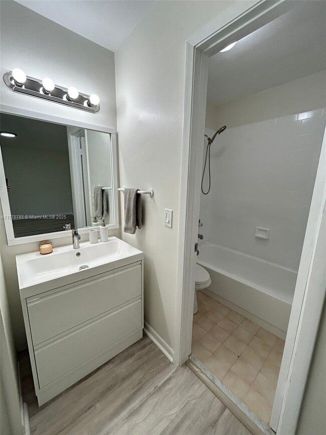 Building Photo - 11047 SW 154th Ct