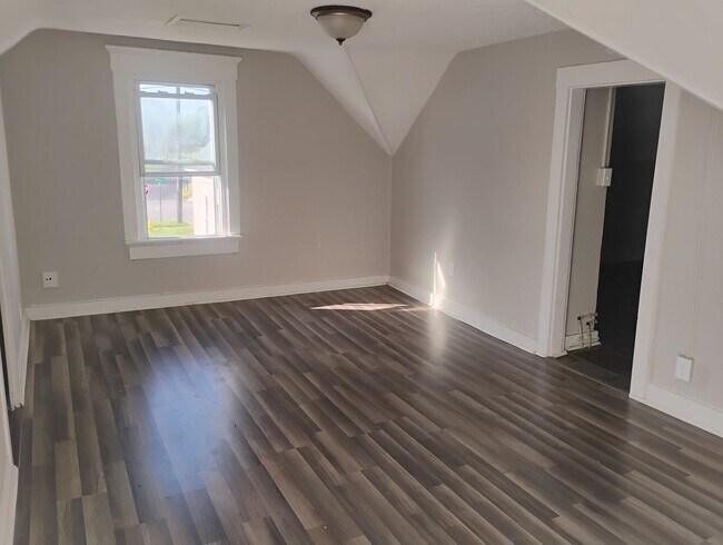 Primary Photo - 1325 Jefferson Ave