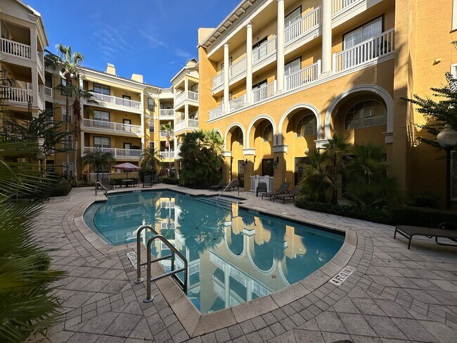 Building Photo - Spacious Downtown 1BR/1BA Condo with Pool View in Park North!!